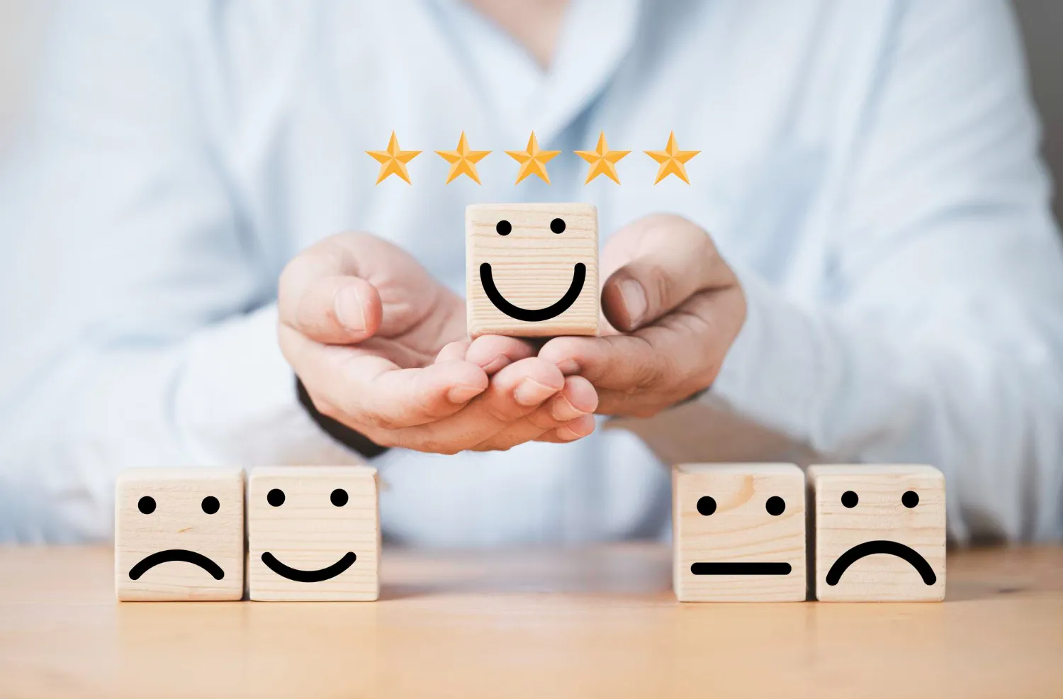 Comprendre la Loi de l'Expérience Utilisateur de Jakob Nielsen et son Impact sur l'Amélioration de l'Utilisabilité